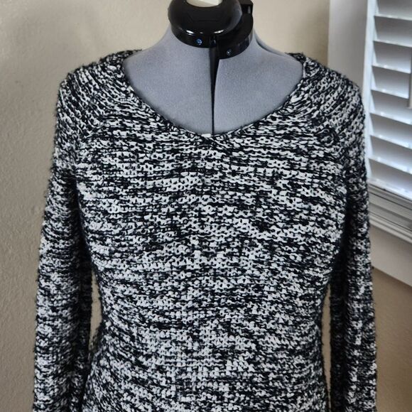 Jessica Simpson Maternity Sweater Size L - Picture 2 of 13